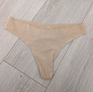 ALO Airbrush Invisible Thong | Sand | NWOT